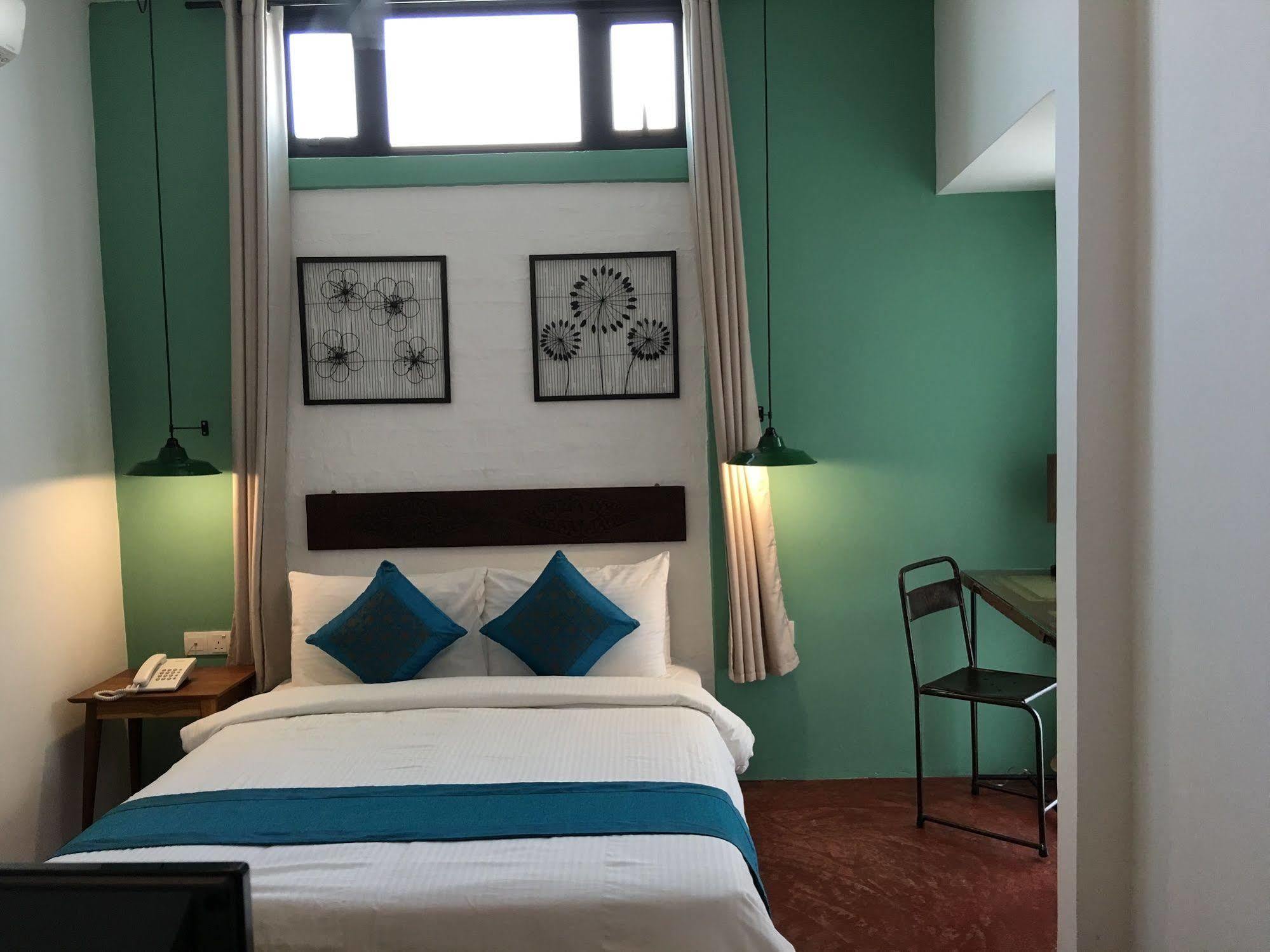 Sweet Cili Boutique Hotel George Town Exterior photo